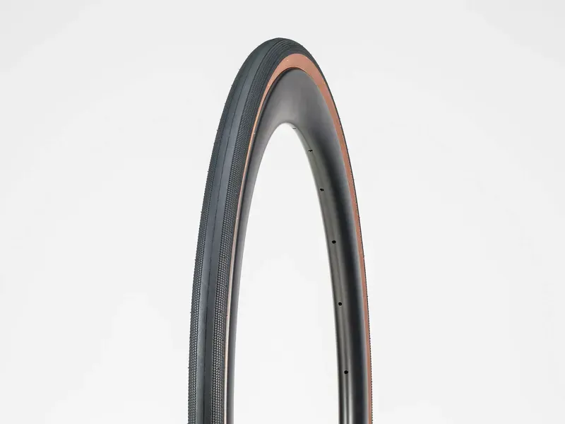 Bontrager R3 Hard Case Lite TLR 700x32c Road Tyre in Black