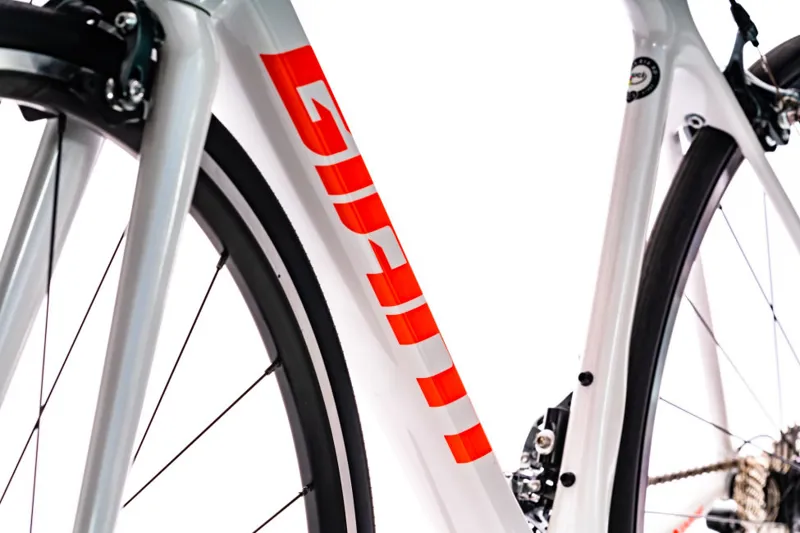 2020 Giant TCR Advanced 3 Carbon Road Bike in White-3