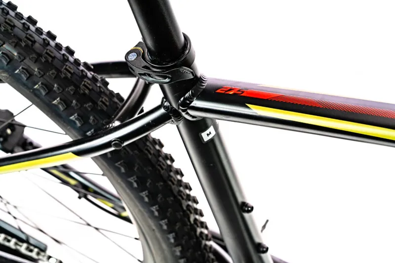 2020 Giant Talon 3 Hardtail Mountain Bike in Black-1